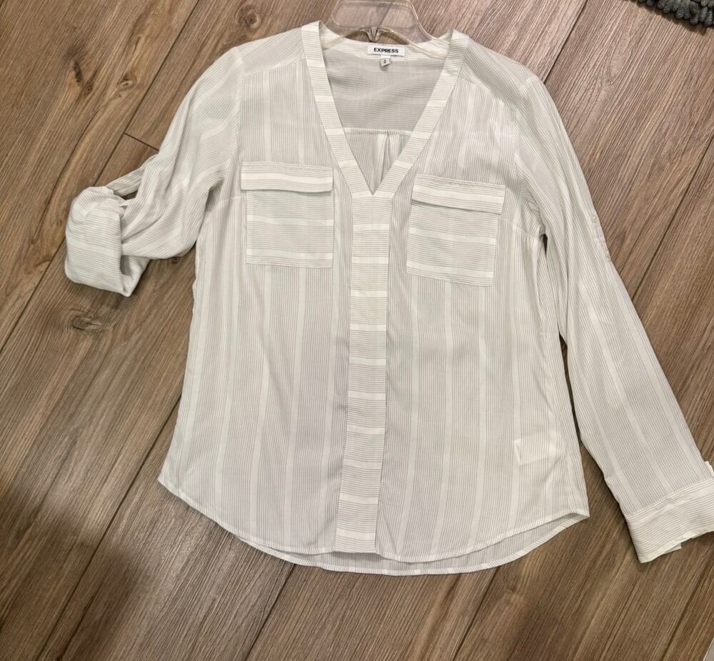 Express Top Size Medium Long/3/4 sleeve Bin P5